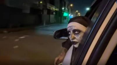Viral Vedio: 'Ghost' of 'The Nun' seen on the streets of Delhi, people's senses blown away!