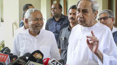 Nitish Kumar meets Naveen Patnaik, refuses to discuss alliance