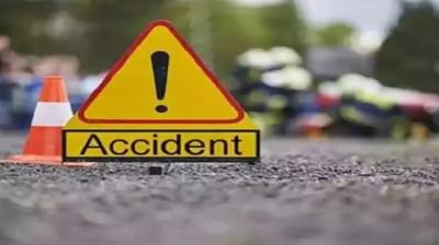 Four people died in bus and truck collision in Jharkhand News In Hindi