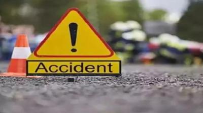 Mussoorie Accident car fell into a ditch Two people died, one injured News In Hindi