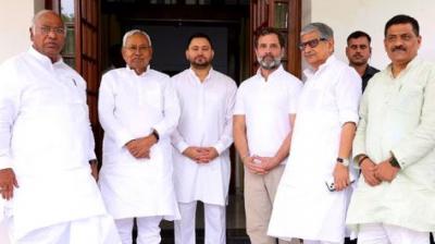 CM Nitish holds meeting with Rahul Gandhi, Kharge