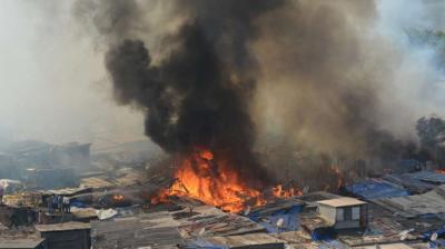 Massive fire breaks out in Mumbai's Dharavi slum area, no casualties( प्रतिकात्मक फोटो)