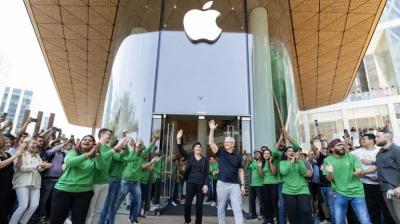 Apple's first store opened in India, CEO Tim Cook did the grand opening of the store