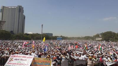 Delhi: Thousands of government employees gathered at Ramlila Maidan demanding restoration of the old pension scheme.