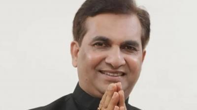 The government should give compensation to the farmers: A. P. Pathak