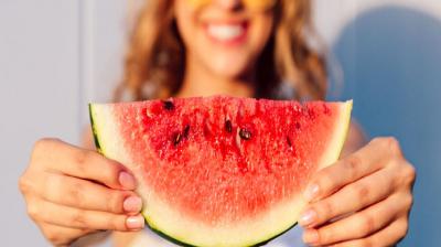 Watermelon face mask will increase the glow of your face news in hindi